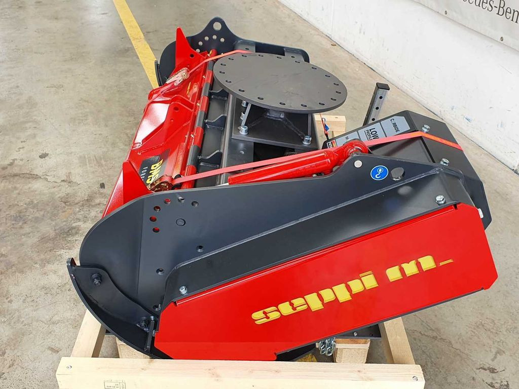 Seppi M. BMS-F 125 Forstmulcher 10-20to lagernd - Erdészeti mulcsozó: 4 kép. Seppi M. BMS-F 125 Forstmulcher 10-20to lagernd - Erdészeti mulcsozó: 4 kép.