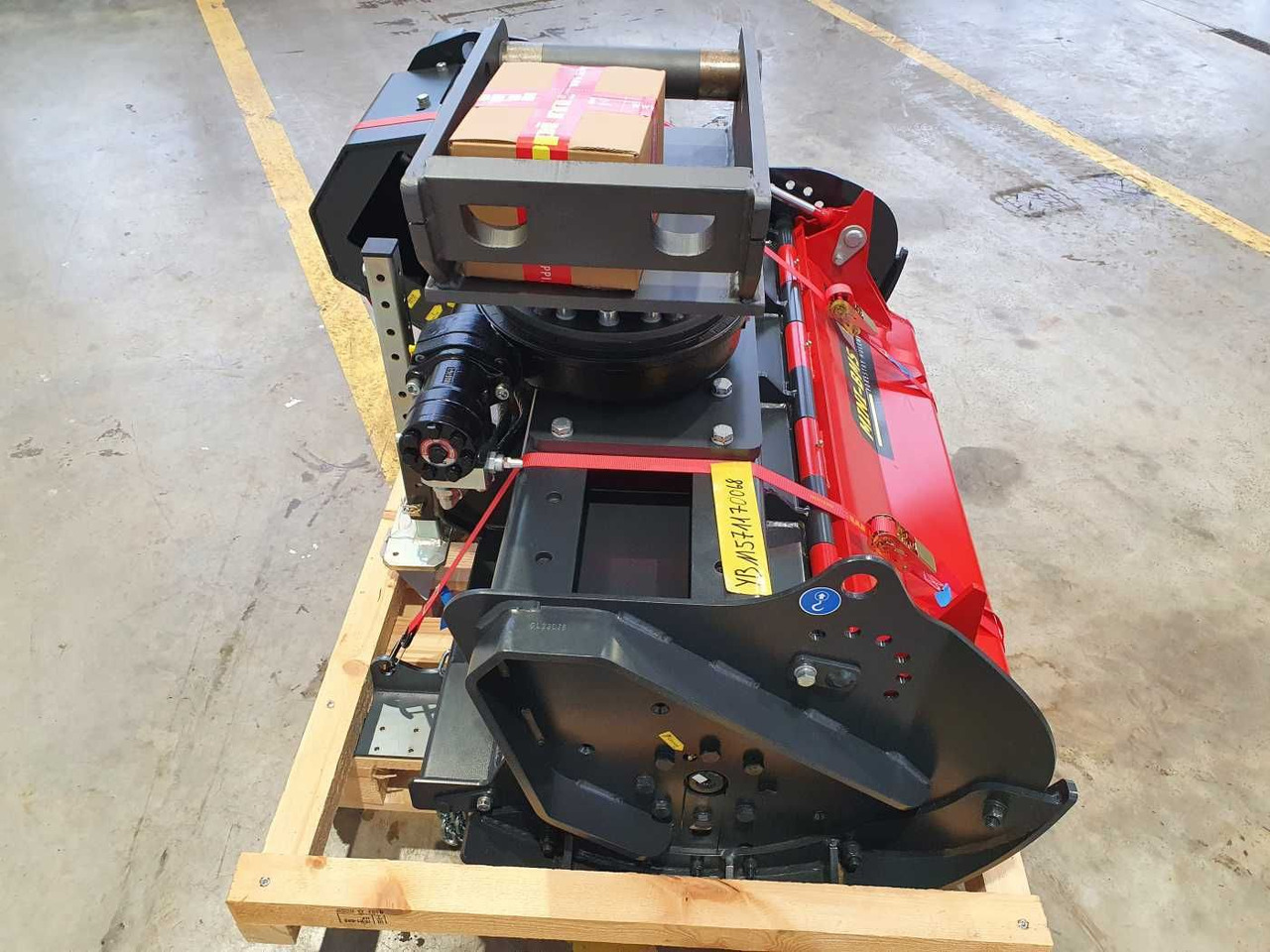 Erdészeti mulcsozó Seppi MINI-BMS 105 Forstmulcher Drehmotor MS08: 8 kép. Erdészeti mulcsozó Seppi MINI-BMS 105 Forstmulcher Drehmotor MS08: 8 kép.