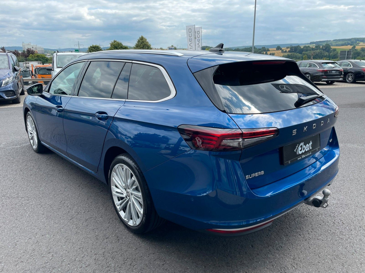 Skoda Superb Combi 2.0 TDI 4x4 L&K HUD+360°+AHK+Pano - Autó: 3 kép. Skoda Superb Combi 2.0 TDI 4x4 L&K HUD+360°+AHK+Pano - Autó: 3 kép.