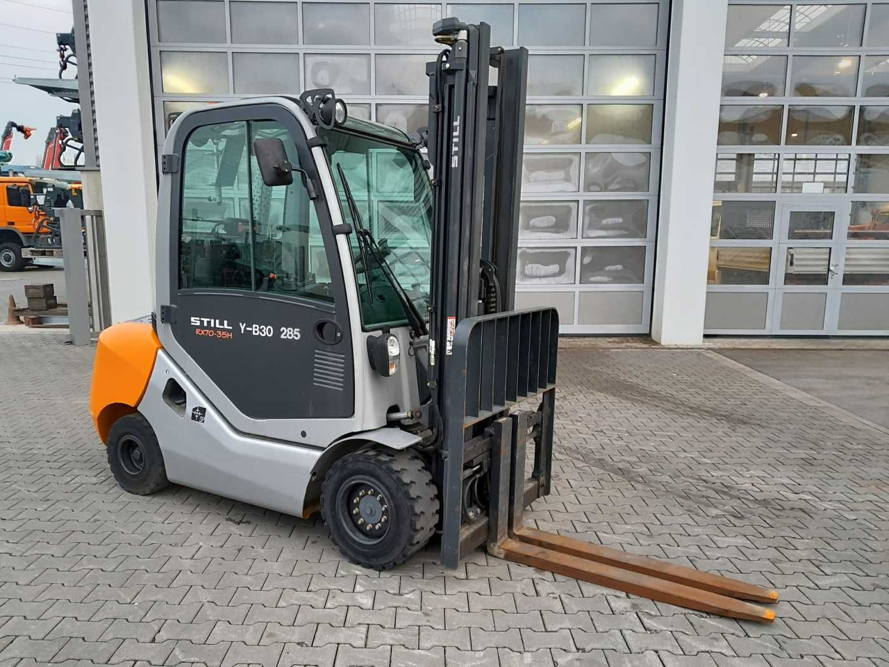 Still RX70-35 / Duplex: 3.50m / nur 626h! / SS - Dízel targonca: 2 kép. Still RX70-35 / Duplex: 3.50m / nur 626h! / SS - Dízel targonca: 2 kép.