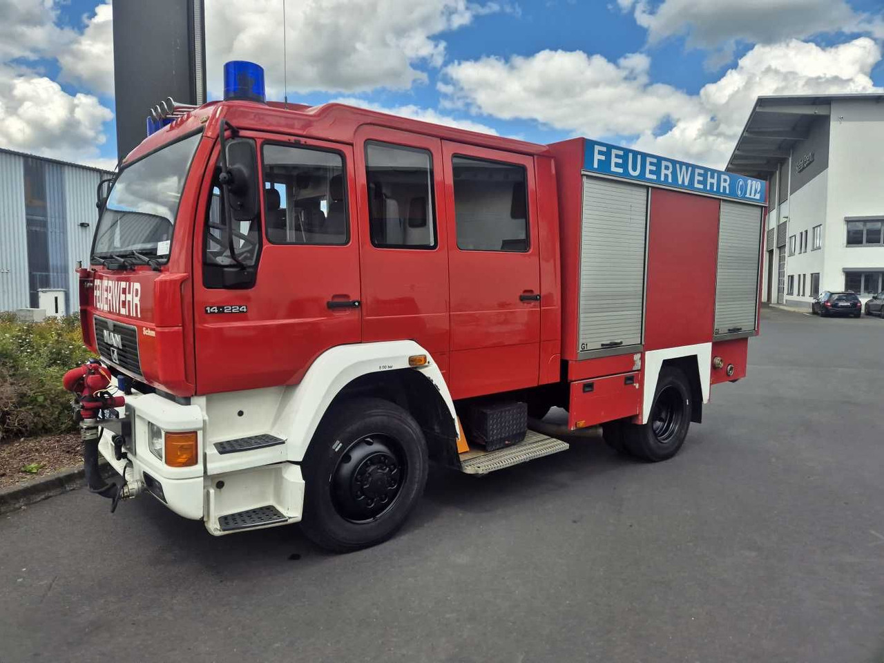 MAN 14.224 4x4 TLF 16/29 Tanklöschfahrzeug Feuerwehr - Teherautó: 3 kép. MAN 14.224 4x4 TLF 16/29 Tanklöschfahrzeug Feuerwehr - Teherautó: 3 kép.