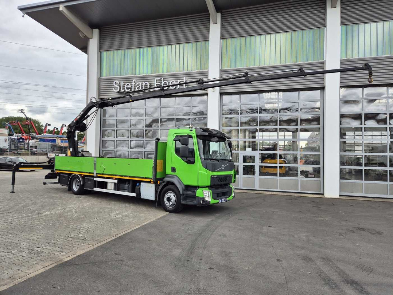Volvo FL 42 R Kran Hiab XS 088 Funk bis 14 m! Kamera - Darus autó: 1 kép. Volvo FL 42 R Kran Hiab XS 088 Funk bis 14 m! Kamera - Darus autó: 1 kép.