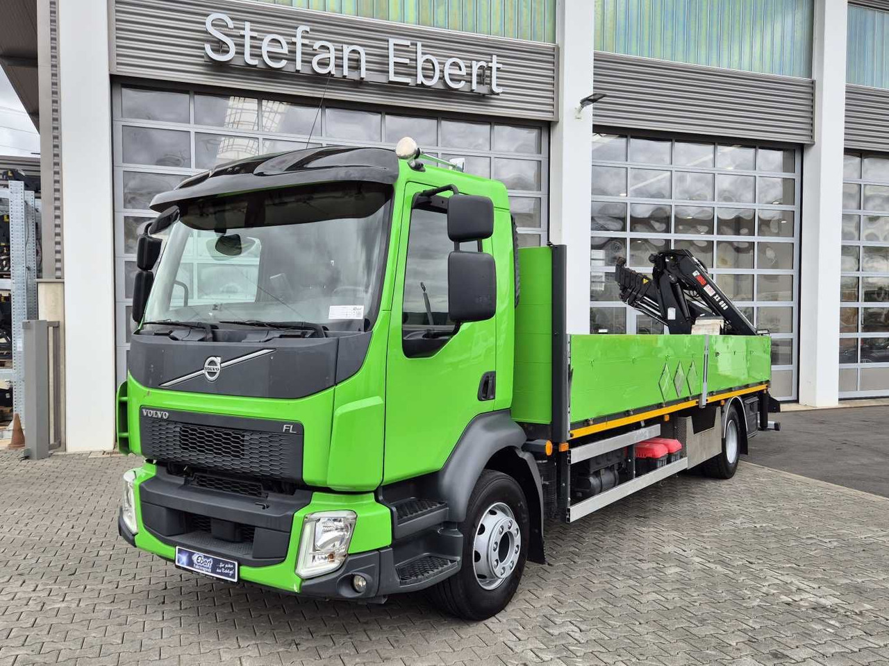 Volvo FL 42 R Kran Hiab XS 088 Funk bis 14 m! Kamera - Darus autó: 2 kép. Volvo FL 42 R Kran Hiab XS 088 Funk bis 14 m! Kamera - Darus autó: 2 kép.