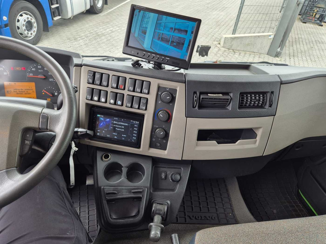 Darus autó Volvo FL 42 R Kran Hiab XS 088 Funk bis 14 m! Kamera: 15 kép.