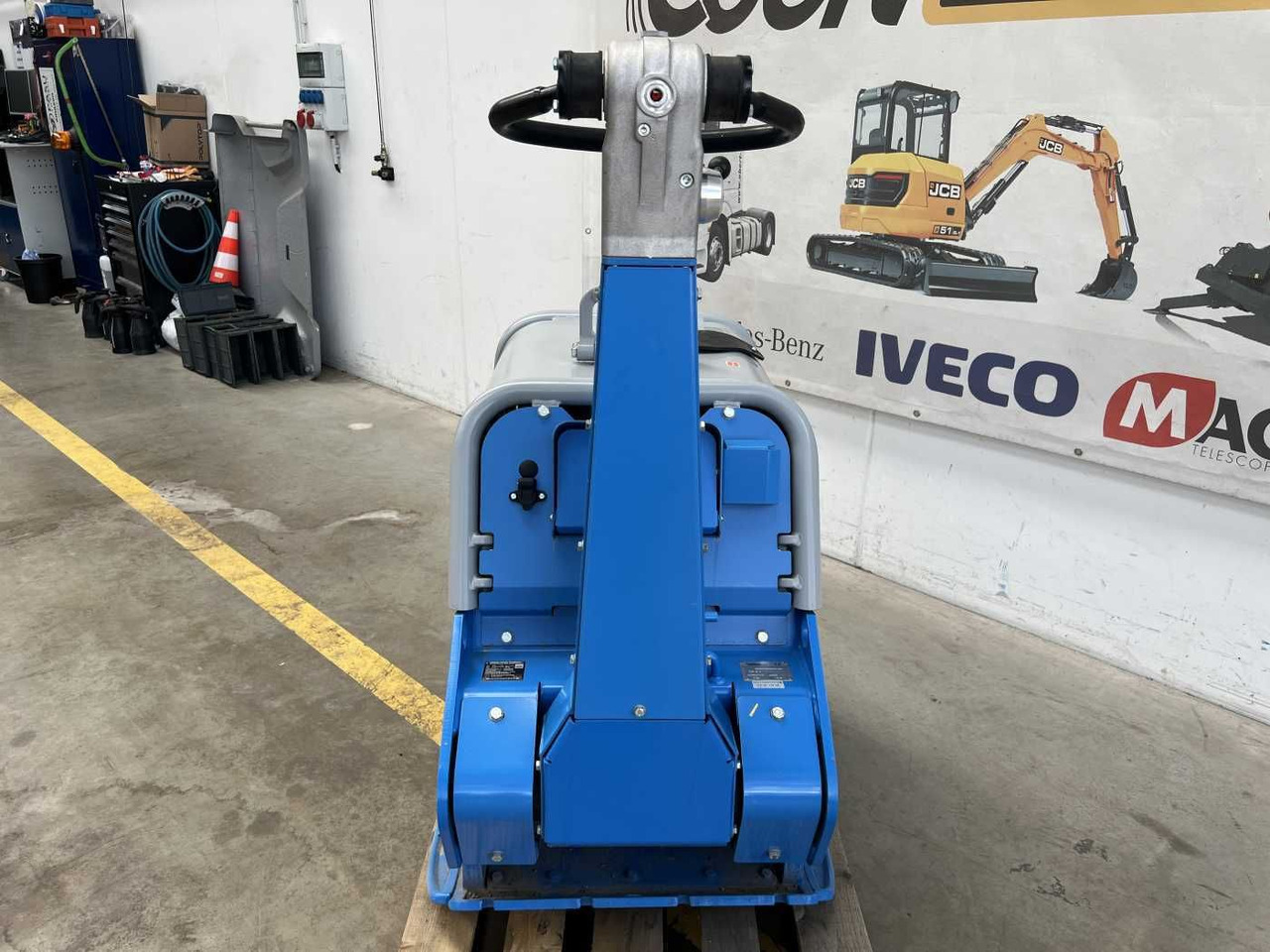 Weber CR 9 Hatz-Diesel / 736kg / E-Start / DEMO - Lapvibrátor: 5 kép. Weber CR 9 Hatz-Diesel / 736kg / E-Start / DEMO - Lapvibrátor: 5 kép.