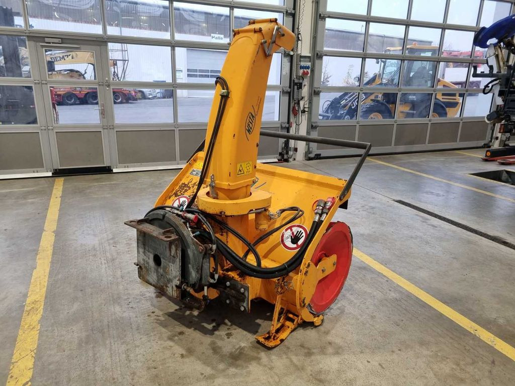Westa 650/1500 Schneefräse Bj. 2006 - Hófúvó: 5 kép. Westa 650/1500 Schneefräse Bj. 2006 - Hófúvó: 5 kép.