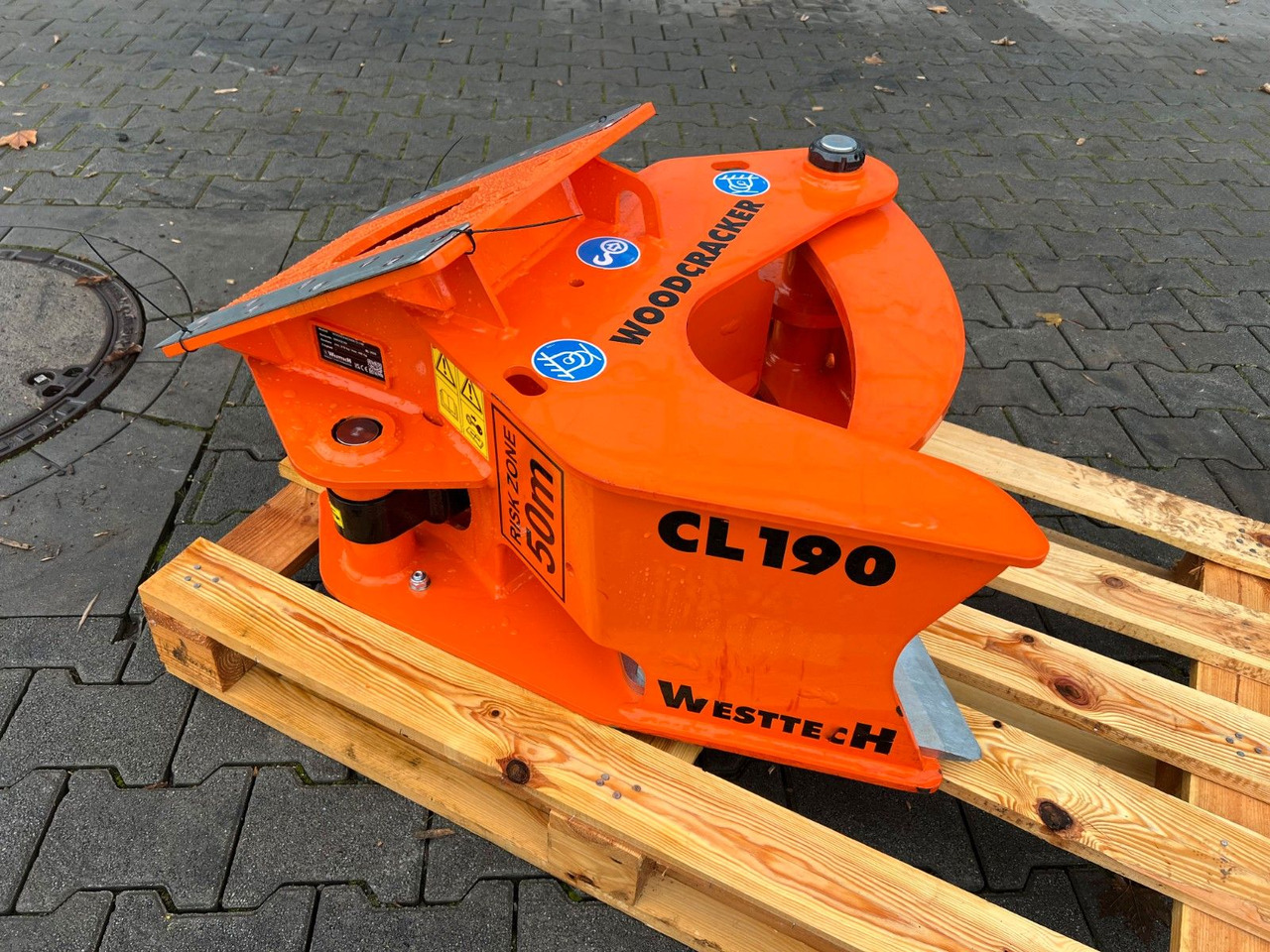 Westtech CL190 Fällgreifer / Demo / 2025 - Polip kanál: 2 kép. Westtech CL190 Fällgreifer / Demo / 2025 - Polip kanál: 2 kép.