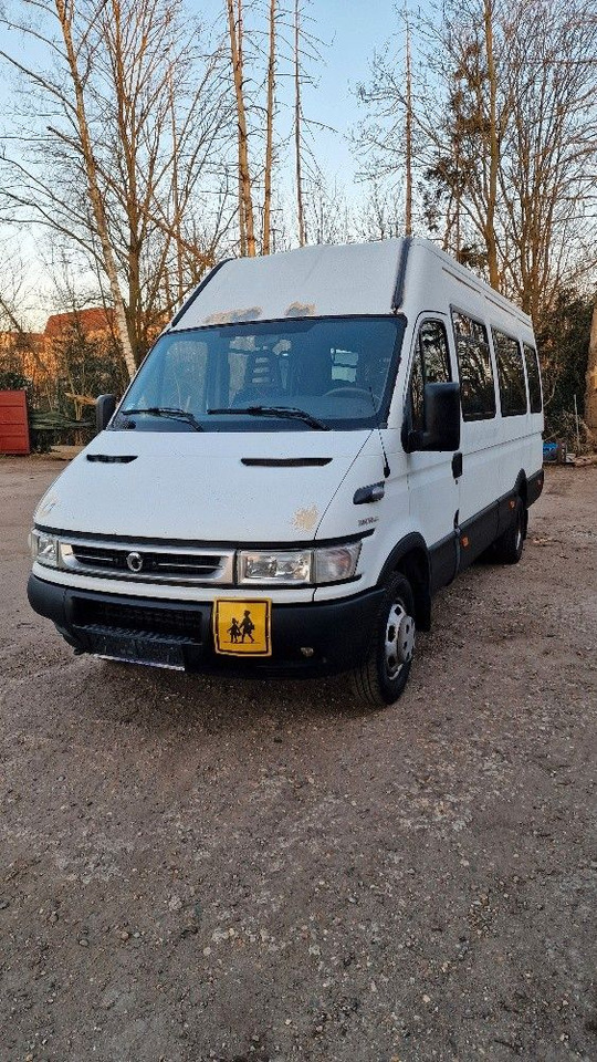 Iveco Daily 3.0 lit. Motor - Minibusz, Kisbusz: 3 kép. Iveco Daily 3.0 lit. Motor - Minibusz, Kisbusz: 3 kép.