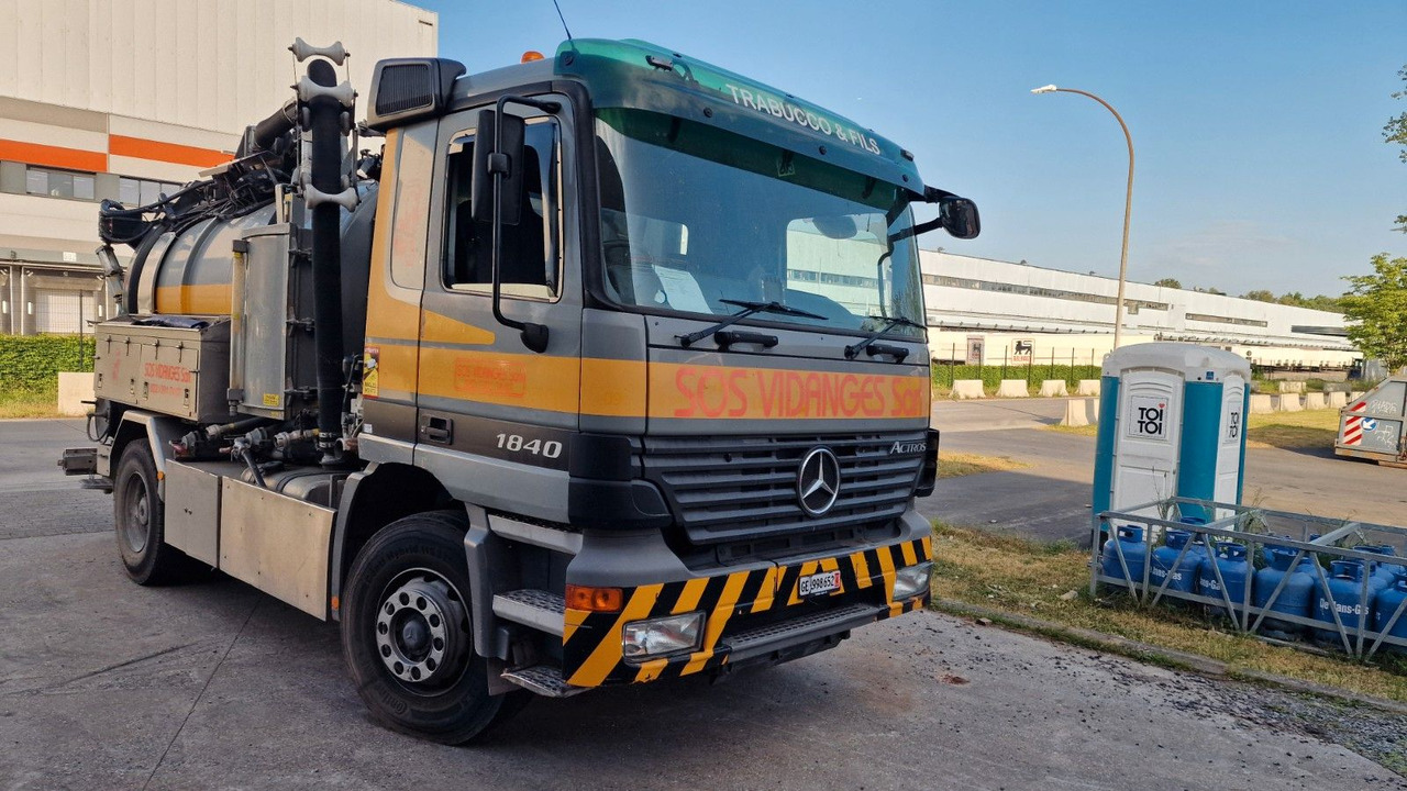 Mercedes-Benz Actros 18-40 - Szippantós autó: 1 kép. Mercedes-Benz Actros 18-40 - Szippantós autó: 1 kép.