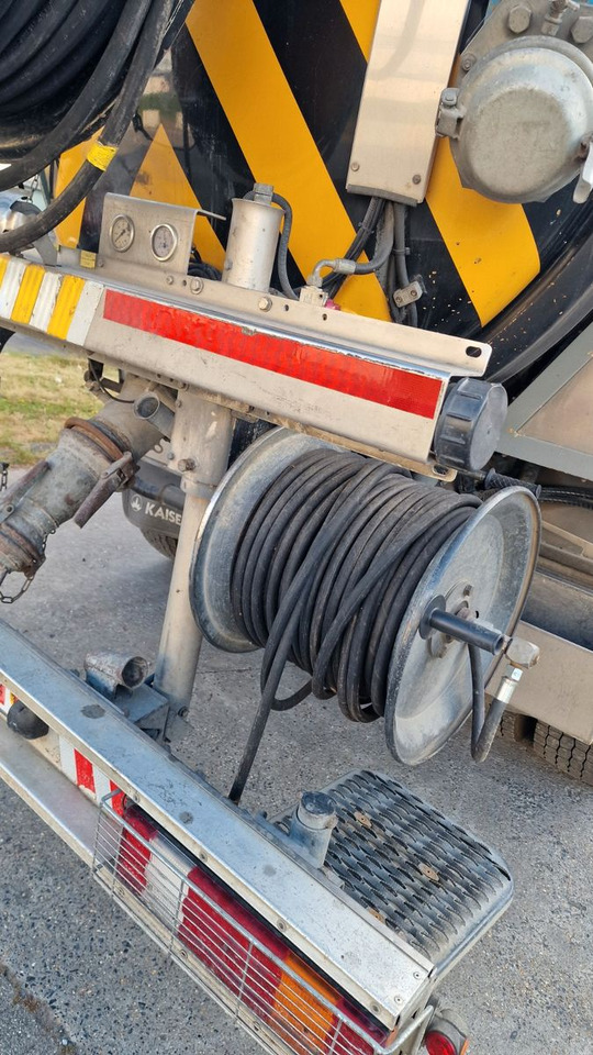 Mercedes-Benz Actros 18-40 - Szippantós autó: 5 kép. Mercedes-Benz Actros 18-40 - Szippantós autó: 5 kép.