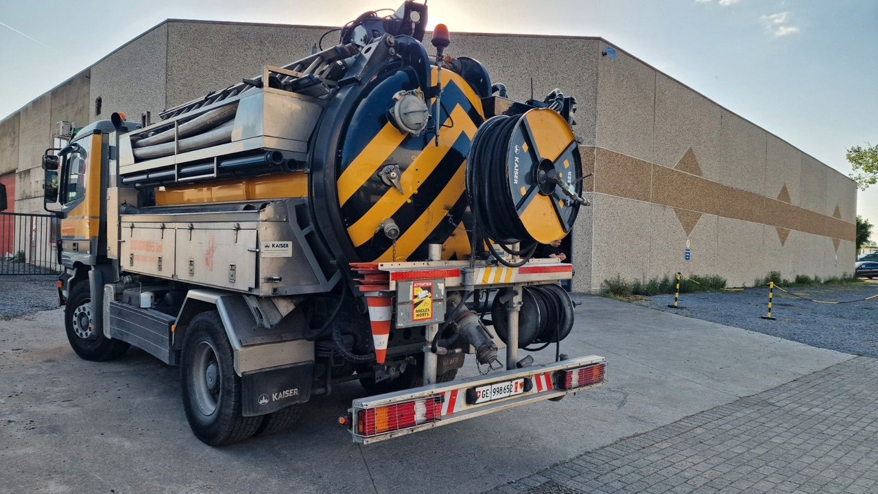 Mercedes-Benz Actros 18-40 - Szippantós autó: 3 kép. Mercedes-Benz Actros 18-40 - Szippantós autó: 3 kép.