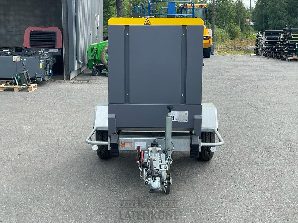 Atlas Copco QAS 30 50 Hz Generaattori StageV vetovarustuksella - Áramfejlesztő: 4 kép. Atlas Copco QAS 30 50 Hz Generaattori StageV vetovarustuksella - Áramfejlesztő: 4 kép.