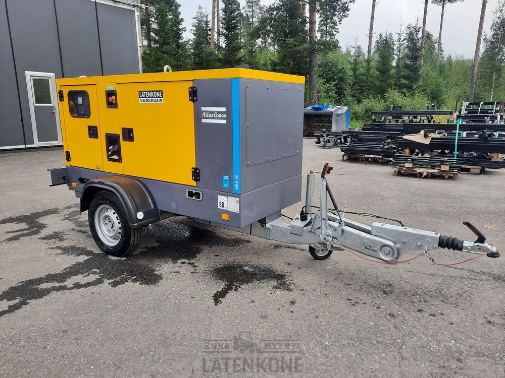 Atlas Copco QES 30 50 Hz Generaattori vetovarustuksella ID 4349 - Áramfejlesztő: 2 kép. Atlas Copco QES 30 50 Hz Generaattori vetovarustuksella ID 4349 - Áramfejlesztő: 2 kép.