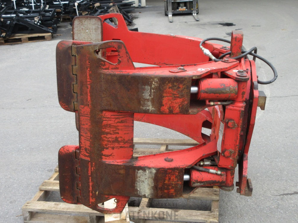 Auramo RA-250N Trukin rullapihti - Bálafogó - Építőipari gépek: 4 kép. Auramo RA-250N Trukin rullapihti - Bálafogó - Építőipari gépek: 4 kép.