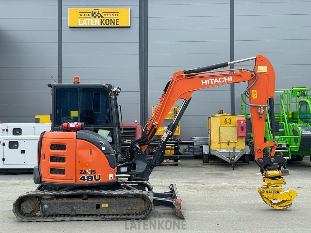 Hitachi ZX 48U-5A kaivinkone - Lánctalpas kotró: 1 kép. Hitachi ZX 48U-5A kaivinkone - Lánctalpas kotró: 1 kép.