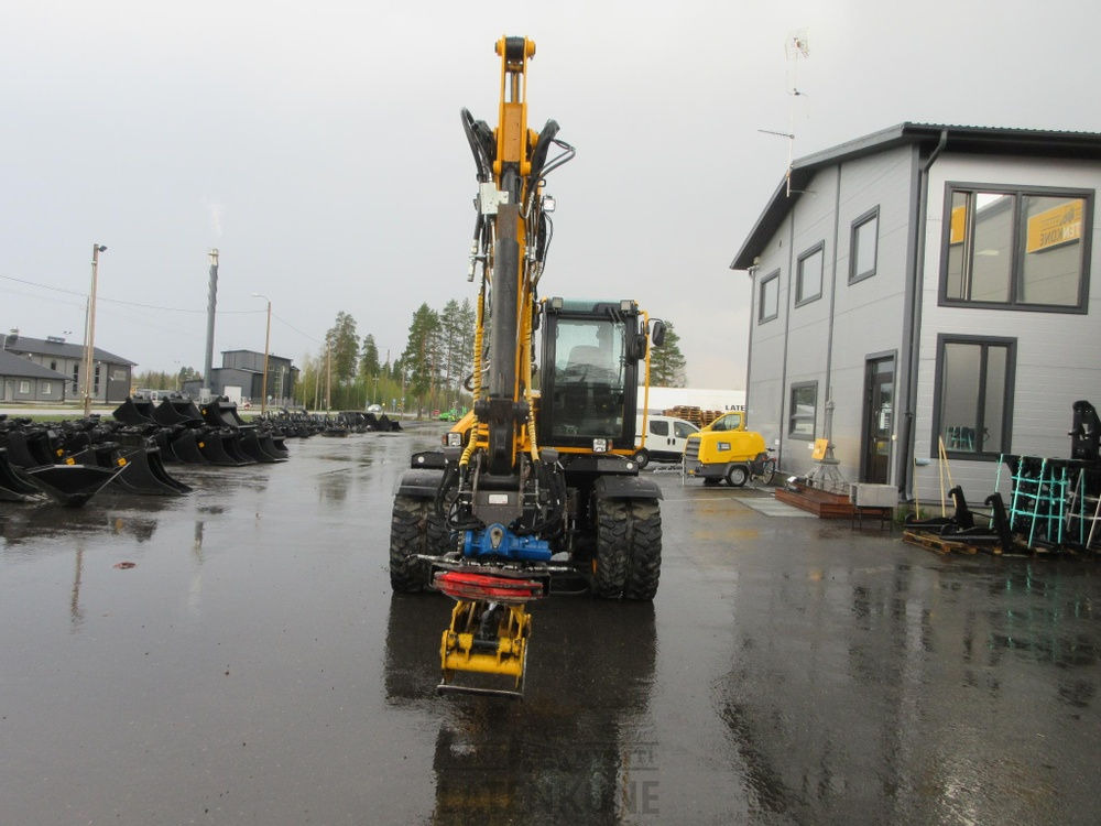 JCB Hydradig HD110W - Gumikerekes kotró: 3 kép. JCB Hydradig HD110W - Gumikerekes kotró: 3 kép.