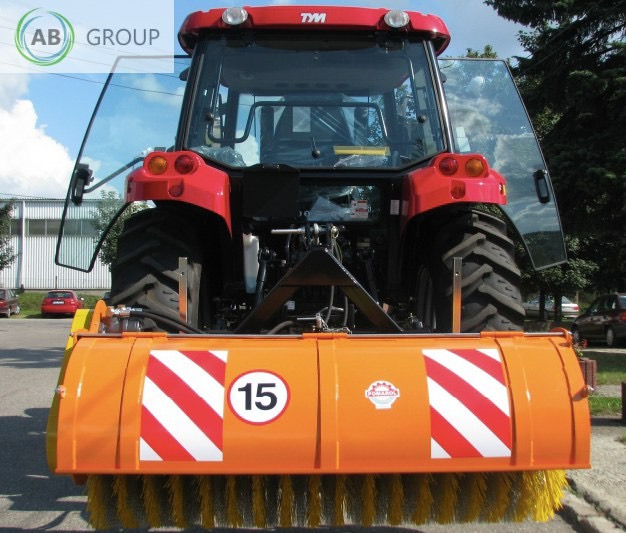 Pomarol tractor mounted road sweeper ZS150, 1,5 m - Adapterek - Hóeltakarító gép: 3 kép. Pomarol tractor mounted road sweeper ZS150, 1,5 m - Adapterek - Hóeltakarító gép: 3 kép.