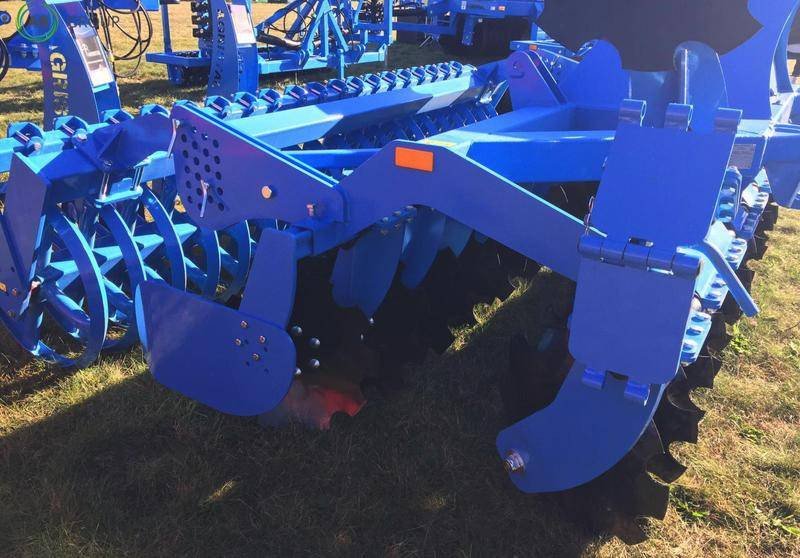 Agristal BT 3 m disc harrow - Tárcsás borona: 4 kép. Agristal BT 3 m disc harrow - Tárcsás borona: 4 kép.