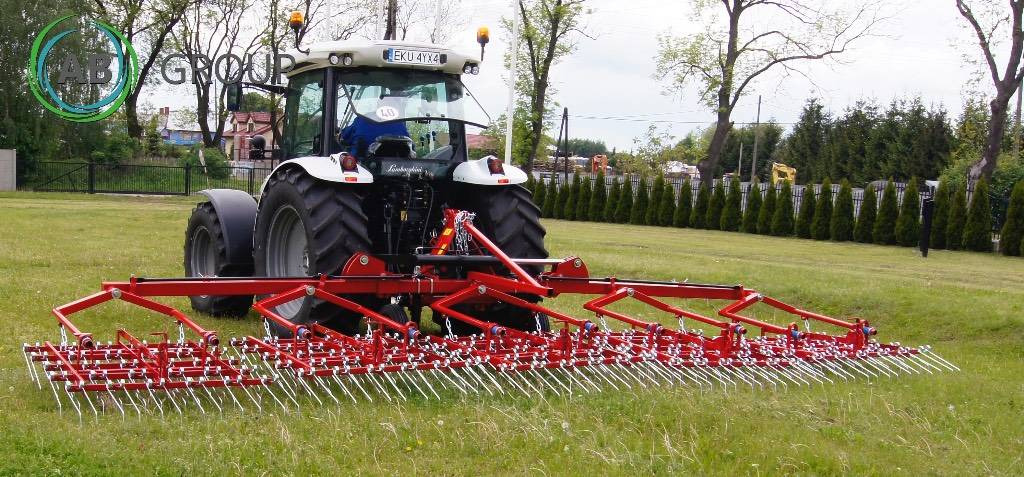 Agro-Factory II Weeder harrow IZAK AFR4/9,0H, 9m - Rugós borona: 2 kép. Agro-Factory II Weeder harrow IZAK AFR4/9,0H, 9m - Rugós borona: 2 kép.