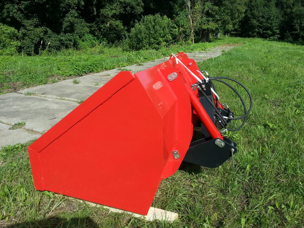 Agromet bucket with hydraulics ŁH-1000 for tractor - Rakodókanál - Mezőgazdasági gépek: 2 kép. Agromet bucket with hydraulics ŁH-1000 for tractor - Rakodókanál - Mezőgazdasági gépek: 2 kép.