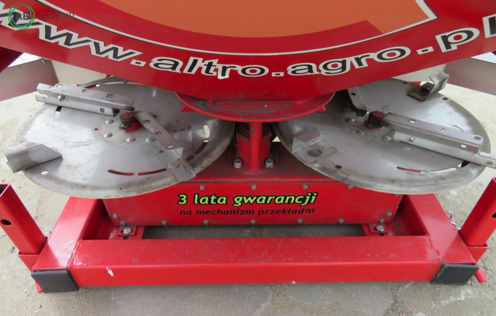 Altro fertilizer spreader RN-600 - Műtrágyaszóró: 3 kép. Altro fertilizer spreader RN-600 - Műtrágyaszóró: 3 kép.
