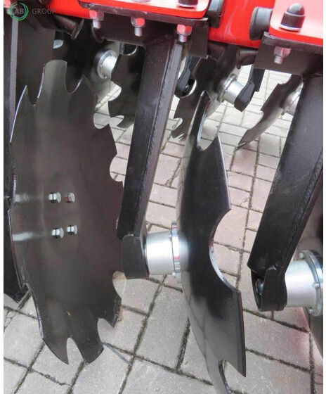 Awemak brona talerzowa składana hydraulicznie Ozyrys BTH4 - Tárcsás borona: 4 kép. Awemak brona talerzowa składana hydraulicznie Ozyrys BTH4 - Tárcsás borona: 4 kép.