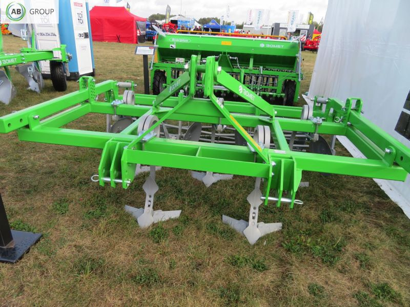 Bomet cultivator Apus U865/3, 2,2 m - Kultivátor: 1 kép. Bomet cultivator Apus U865/3, 2,2 m - Kultivátor: 1 kép.