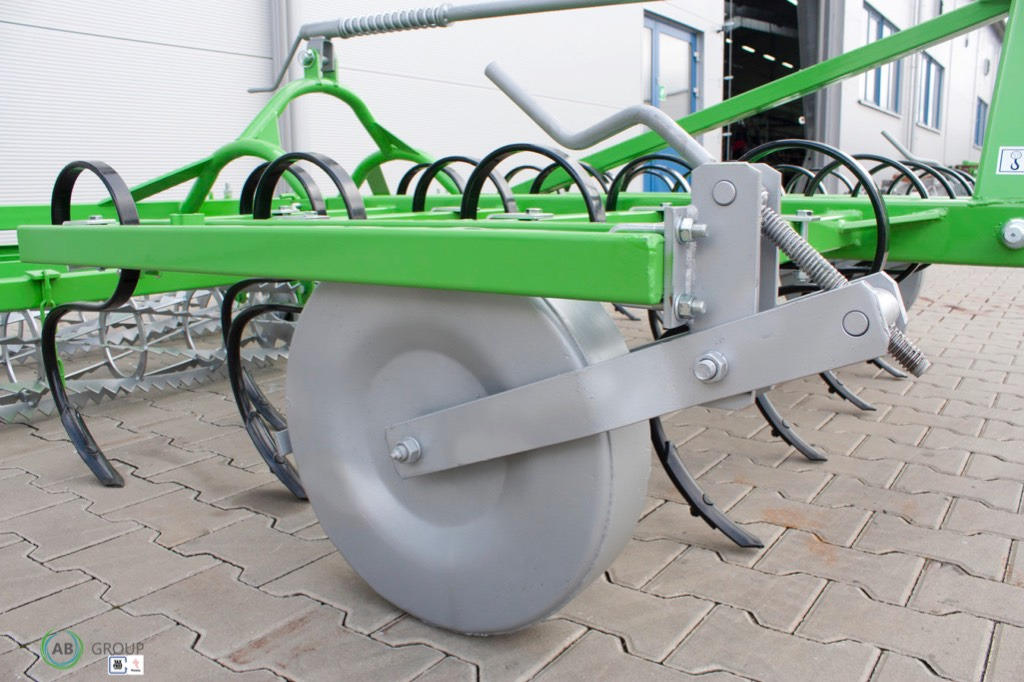 Bomet cultivator Carina U725/1, 3,2 m - Kultivátor: 2 kép. Bomet cultivator Carina U725/1, 3,2 m - Kultivátor: 2 kép.