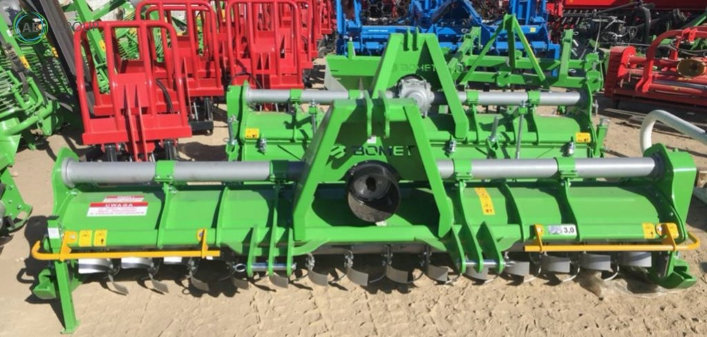 Bomet rotary tiller Volans U540/8, 3,0 m - Talajmaró: 1 kép. Bomet rotary tiller Volans U540/8, 3,0 m - Talajmaró: 1 kép.