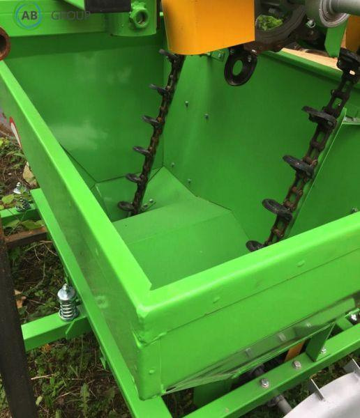 Bomet two-row potato planter Gemini S239/1 - Burgonyaültető: 4 kép. Bomet two-row potato planter Gemini S239/1 - Burgonyaültető: 4 kép.