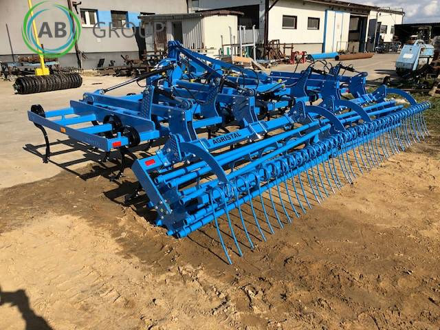 Cultivator and stubble cultivator hydraulically folded 5 m Agristal KUŚ - Kultivátor: 1 kép. Cultivator and stubble cultivator hydraulically folded 5 m Agristal KUŚ - Kultivátor: 1 kép.