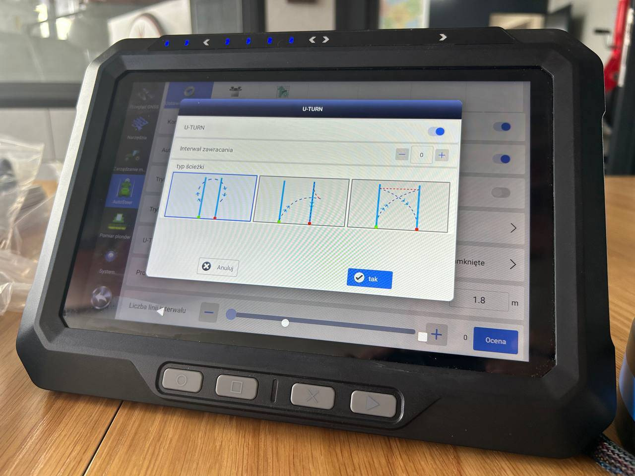 DOKEN AF305 ? Profesjonalna Nawigacja Rolnicza RTK 2,5 cm - Navigációs rendszer - Mezőgazdasági gépek: 5 kép. DOKEN AF305 ? Profesjonalna Nawigacja Rolnicza RTK 2,5 cm - Navigációs rendszer - Mezőgazdasági gépek: 5 kép.
