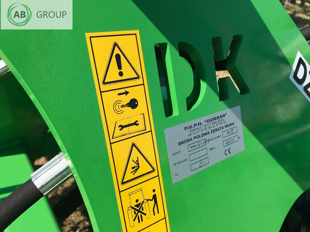 Dziekan hydraulic folding meadow harrow WUKA 5m 5C20H - Láncos borona: 2 kép. Dziekan hydraulic folding meadow harrow WUKA 5m 5C20H - Láncos borona: 2 kép.