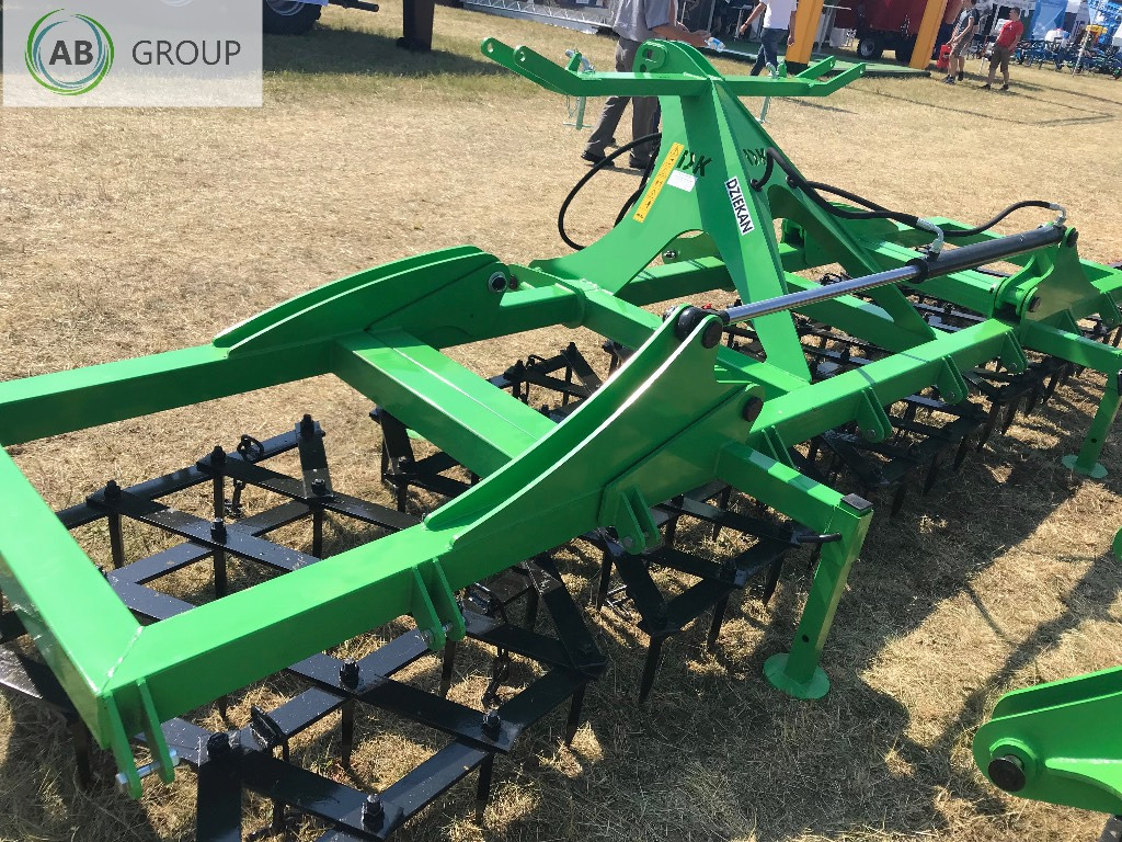 Dziekan hydraulic folding meadow harrow WUKA 5m 5C20H - Láncos borona: 1 kép. Dziekan hydraulic folding meadow harrow WUKA 5m 5C20H - Láncos borona: 1 kép.