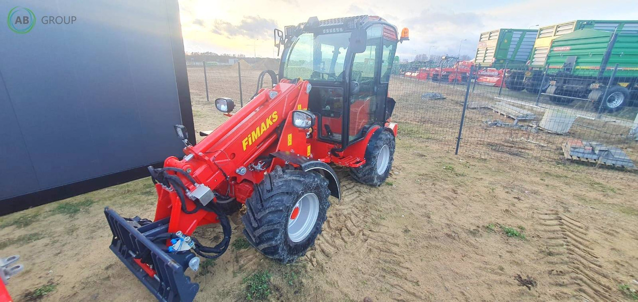 Fimaks telescopic loader FMLT 60 - Derékcsuklós rakodó: 2 kép. Fimaks telescopic loader FMLT 60 - Derékcsuklós rakodó: 2 kép.