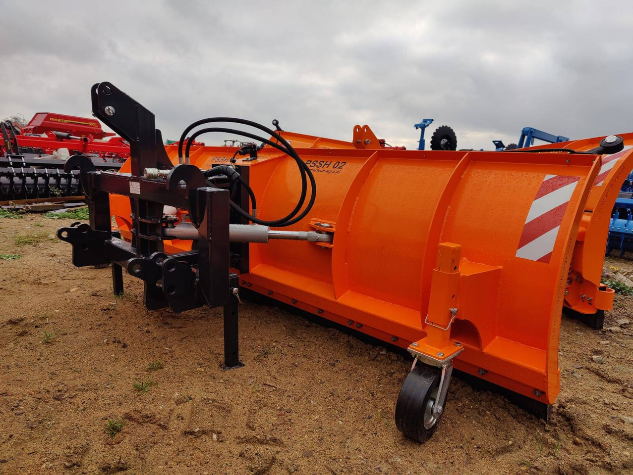 Inter-Tech Snow Plow, 2.6 m - Hóeke - Mezőgazdasági gépek: 5 kép. Inter-Tech Snow Plow, 2.6 m - Hóeke - Mezőgazdasági gépek: 5 kép.