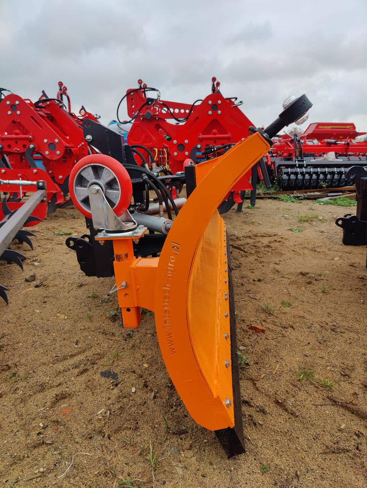 Inter-Tech Snow Plow, 2.6 m - Hóeke - Mezőgazdasági gépek: 3 kép. Inter-Tech Snow Plow, 2.6 m - Hóeke - Mezőgazdasági gépek: 3 kép.