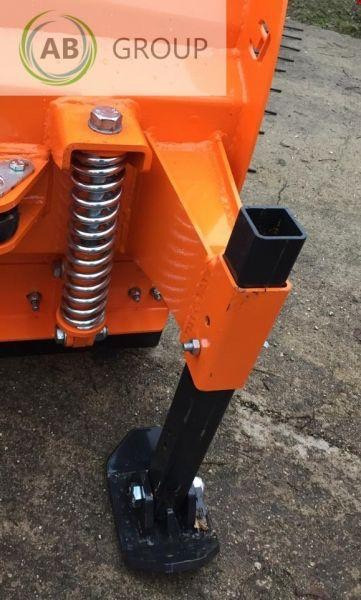 Inter-Tech hydraulic snow plough PSSHV-02, 2.1 m - Hóeke - Mezőgazdasági gépek: 3 kép. Inter-Tech hydraulic snow plough PSSHV-02, 2.1 m - Hóeke - Mezőgazdasági gépek: 3 kép.