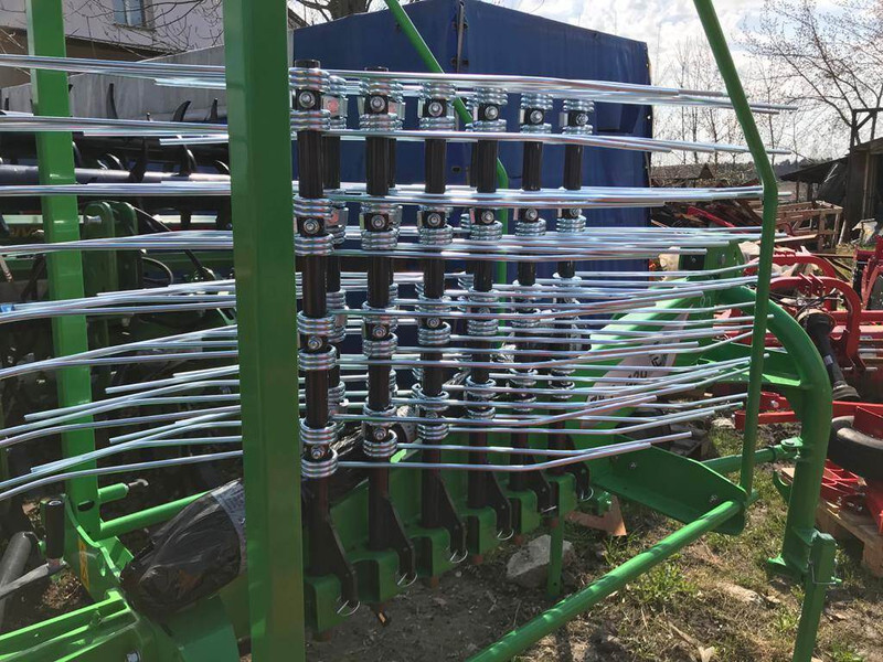 Inter-Tech zgrabiarka 4,2m - Szénaforgató: 2 kép. Inter-Tech zgrabiarka 4,2m - Szénaforgató: 2 kép.