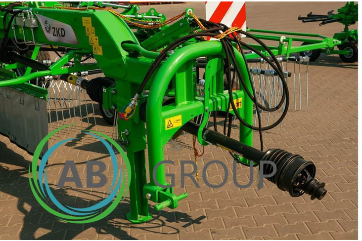 Inter-Tech zgrabiarka dwukaruzelowa ZKD 800, GZD01 - Szénaforgató: 1 kép. Inter-Tech zgrabiarka dwukaruzelowa ZKD 800, GZD01 - Szénaforgató: 1 kép.
