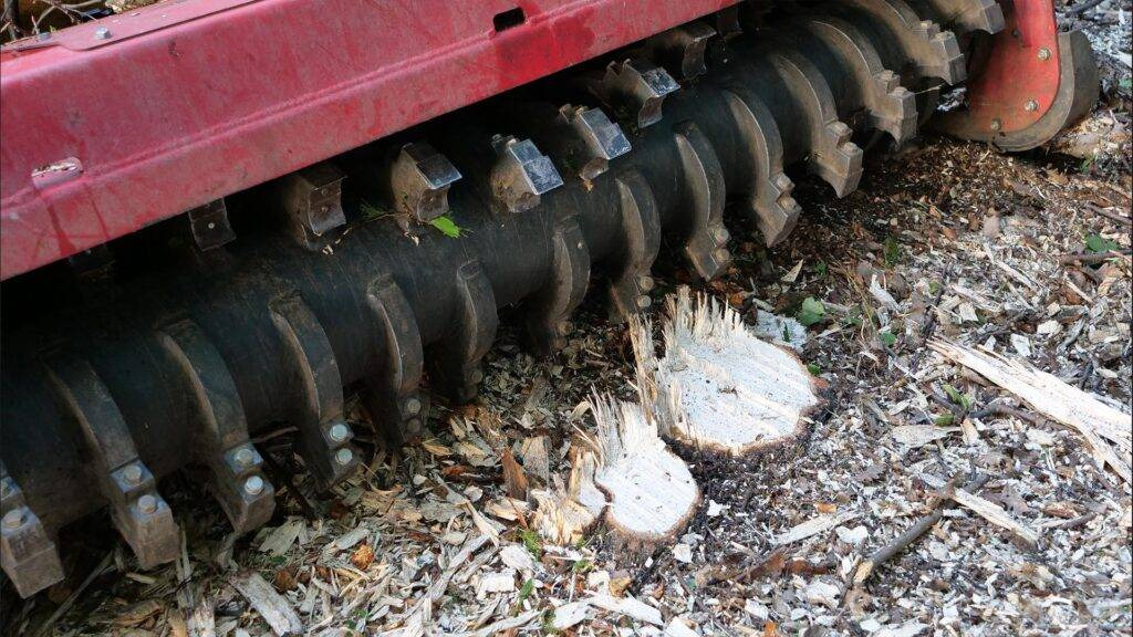 Kovaco 1.65 forestry mulcher for skid loaders - Erdészeti mulcsozó: 2 kép. Kovaco 1.65 forestry mulcher for skid loaders - Erdészeti mulcsozó: 2 kép.