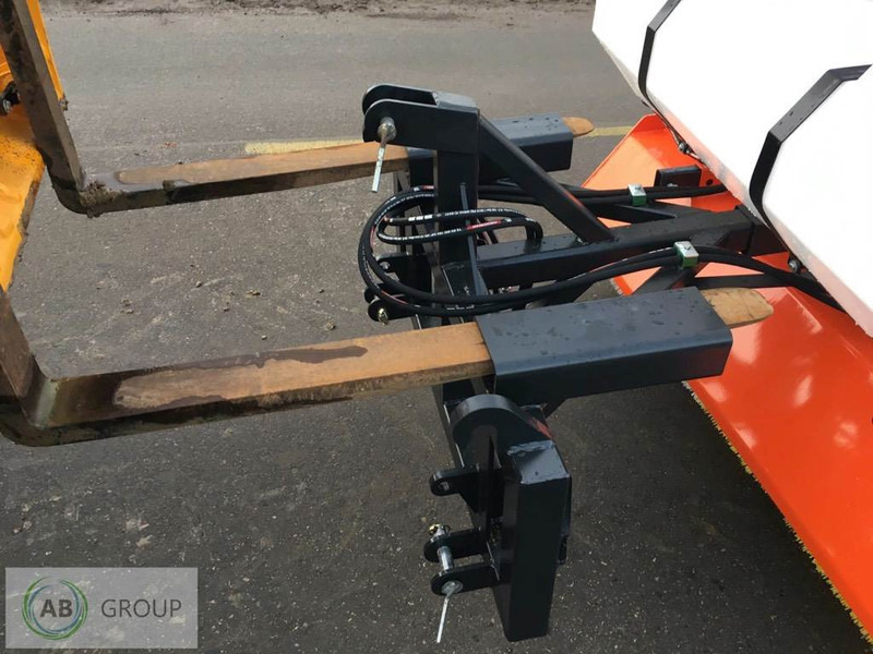 METAL-TECHNIK zamiatarka 1,8m - Ferde seprő - Többcélú/ Speciális jármű: 5 kép. METAL-TECHNIK zamiatarka 1,8m - Ferde seprő - Többcélú/ Speciális jármű: 5 kép.