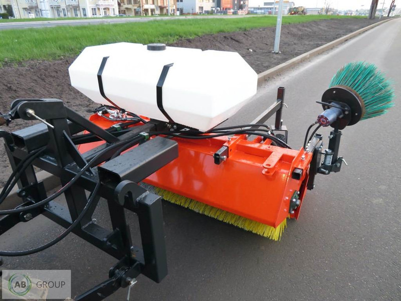 METAL-TECHNIK zamiatarka 1,8m - Ferde seprő - Többcélú/ Speciális jármű: 1 kép. METAL-TECHNIK zamiatarka 1,8m - Ferde seprő - Többcélú/ Speciális jármű: 1 kép.