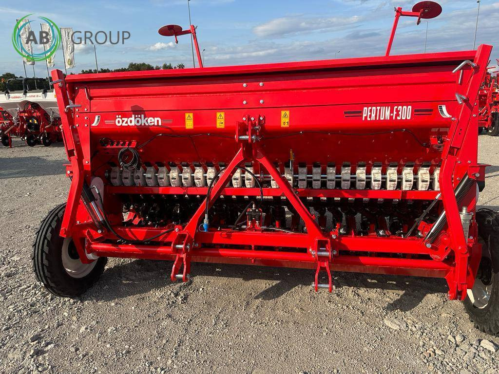 Mechanical trailed grain seeder Ozdoken Pertum-F 300 - Double-Disc Coulter - Szemenkénti vetőgép: 5 kép. Mechanical trailed grain seeder Ozdoken Pertum-F 300 - Double-Disc Coulter - Szemenkénti vetőgép: 5 kép.