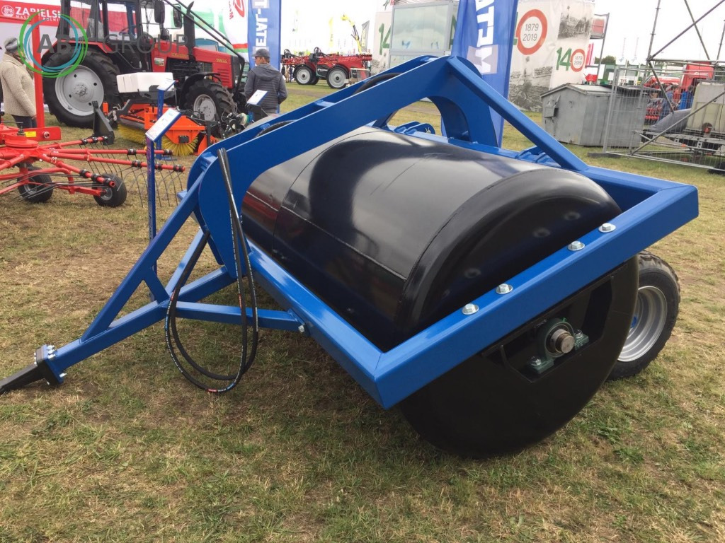 Metal-Technik Meadow Roller 2,66 m - Mezőgazdasági hengerek: 2 kép. Metal-Technik Meadow Roller 2,66 m - Mezőgazdasági hengerek: 2 kép.