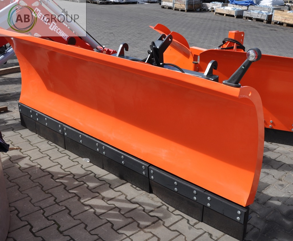 Metal-Technik snow plow 3.0 m category II - Hóeke - Mezőgazdasági gépek: 4 kép. Metal-Technik snow plow 3.0 m category II - Hóeke - Mezőgazdasági gépek: 4 kép.