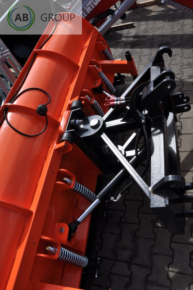 Metal-Technik snow plow 3.0 m category II - Hóeke - Mezőgazdasági gépek: 3 kép. Metal-Technik snow plow 3.0 m category II - Hóeke - Mezőgazdasági gépek: 3 kép.