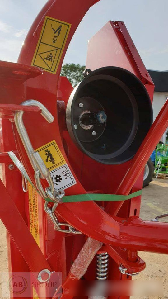 Miotk Mounted rotary mower Z042 - Fűkasza: 3 kép. Miotk Mounted rotary mower Z042 - Fűkasza: 3 kép.