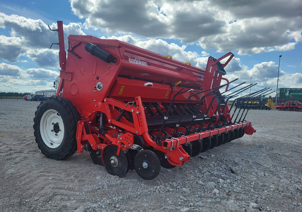Ozdoken mechanical seed drill Pertum-S 300 - double-disc - on stock - Szemenkénti vetőgép: 1 kép. Ozdoken mechanical seed drill Pertum-S 300 - double-disc - on stock - Szemenkénti vetőgép: 1 kép.