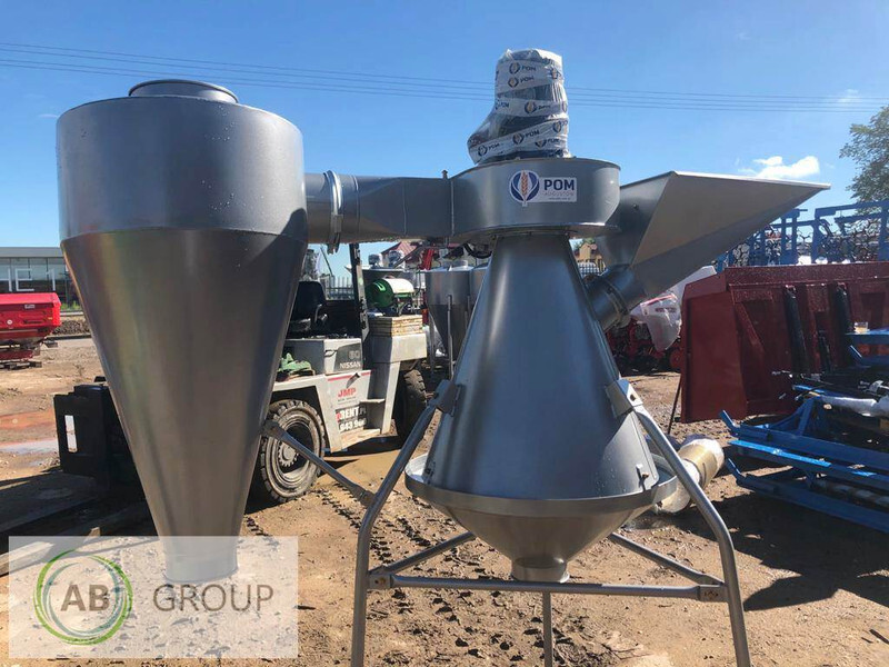 Pom Augustów separator ziarna M502 - Magtisztító gép: 2 kép. Pom Augustów separator ziarna M502 - Magtisztító gép: 2 kép.